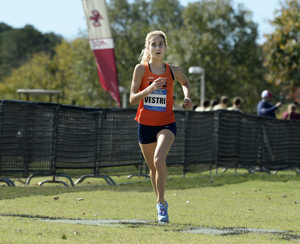 Amanda Vestri won the Northeast Regional race to help Syracuse place second. 