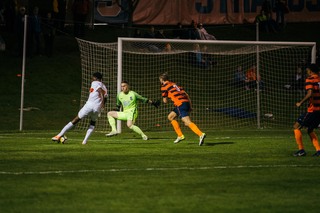 Hilpert and Norheim close in on a Clemson attacker.