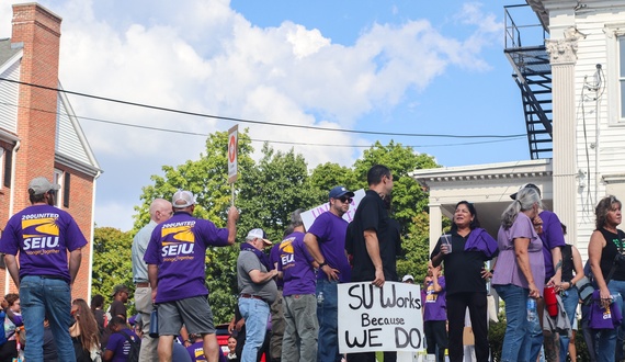 SEIU members at SU ratify contract with administration